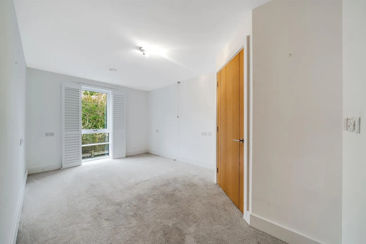 London Road, Guildford, GU1, photo 7