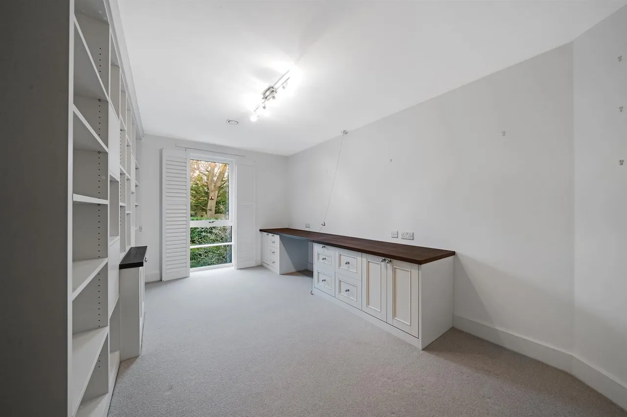 London Road, Guildford, GU1, photo 9