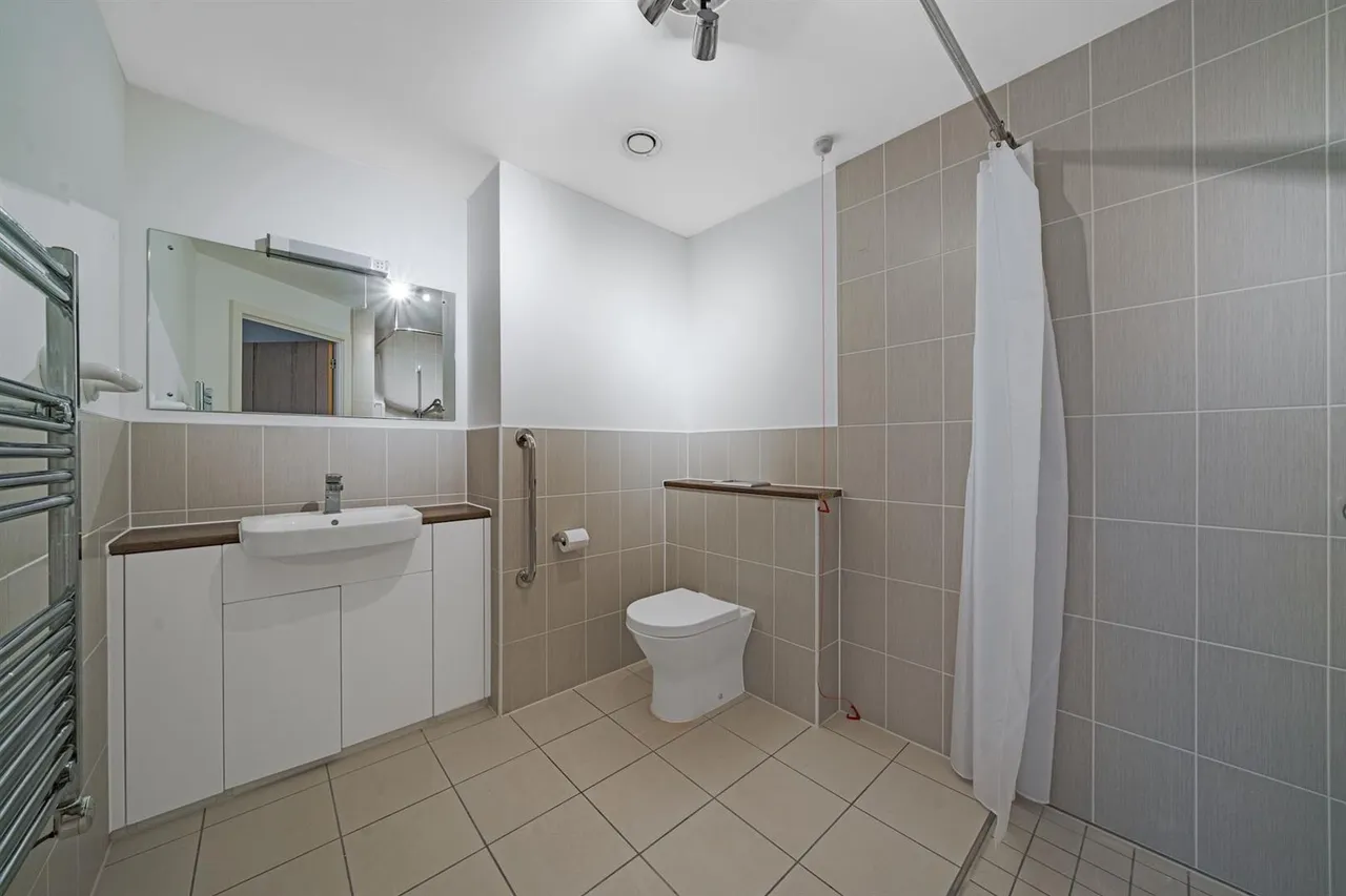 London Road, Guildford, GU1, photo 8
