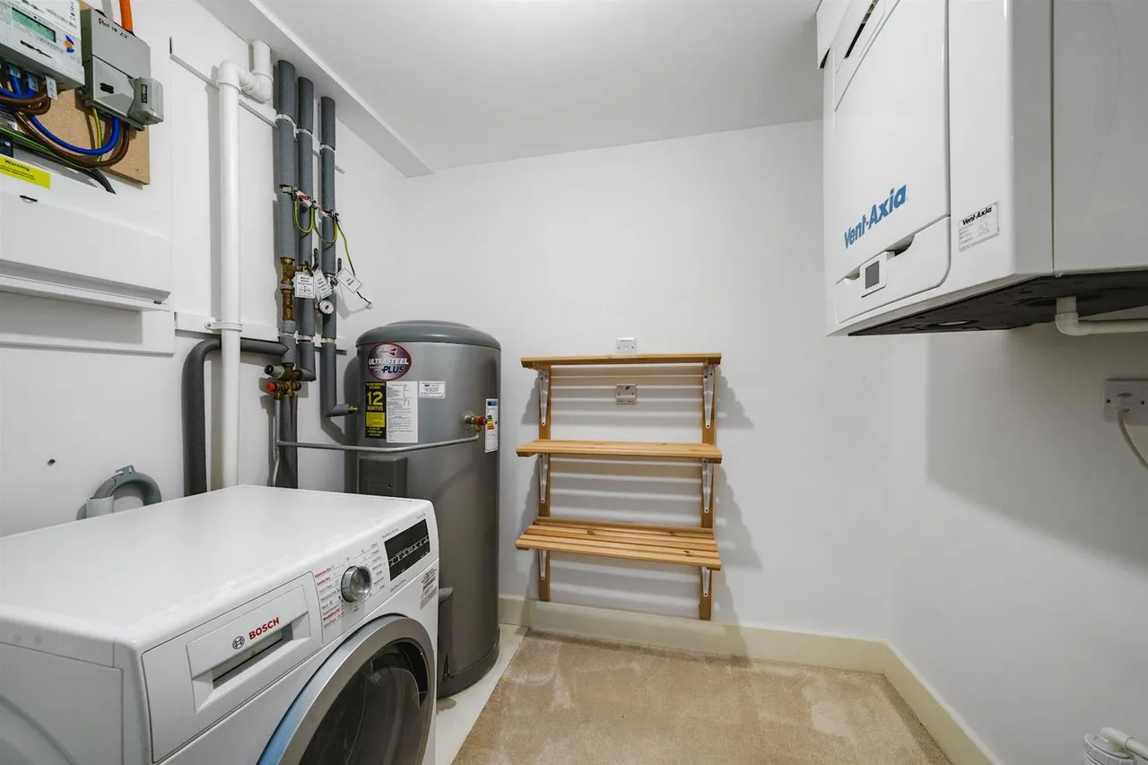 London Road, Guildford, GU1, photo 11