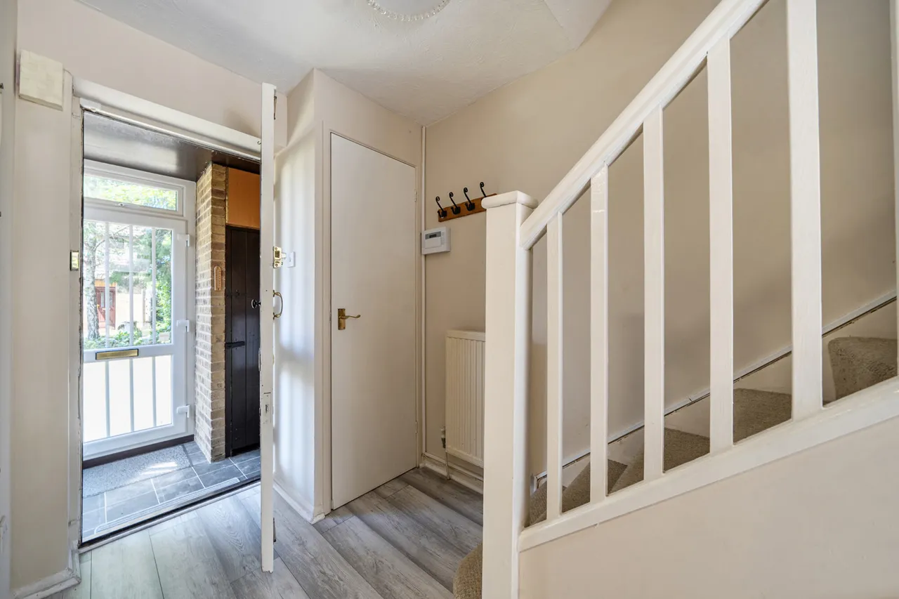 Jasmin Close, Northwood, HA6, photo 15