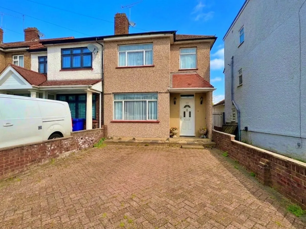 3 bed house for sale, Avon Road, Greenford, UB6