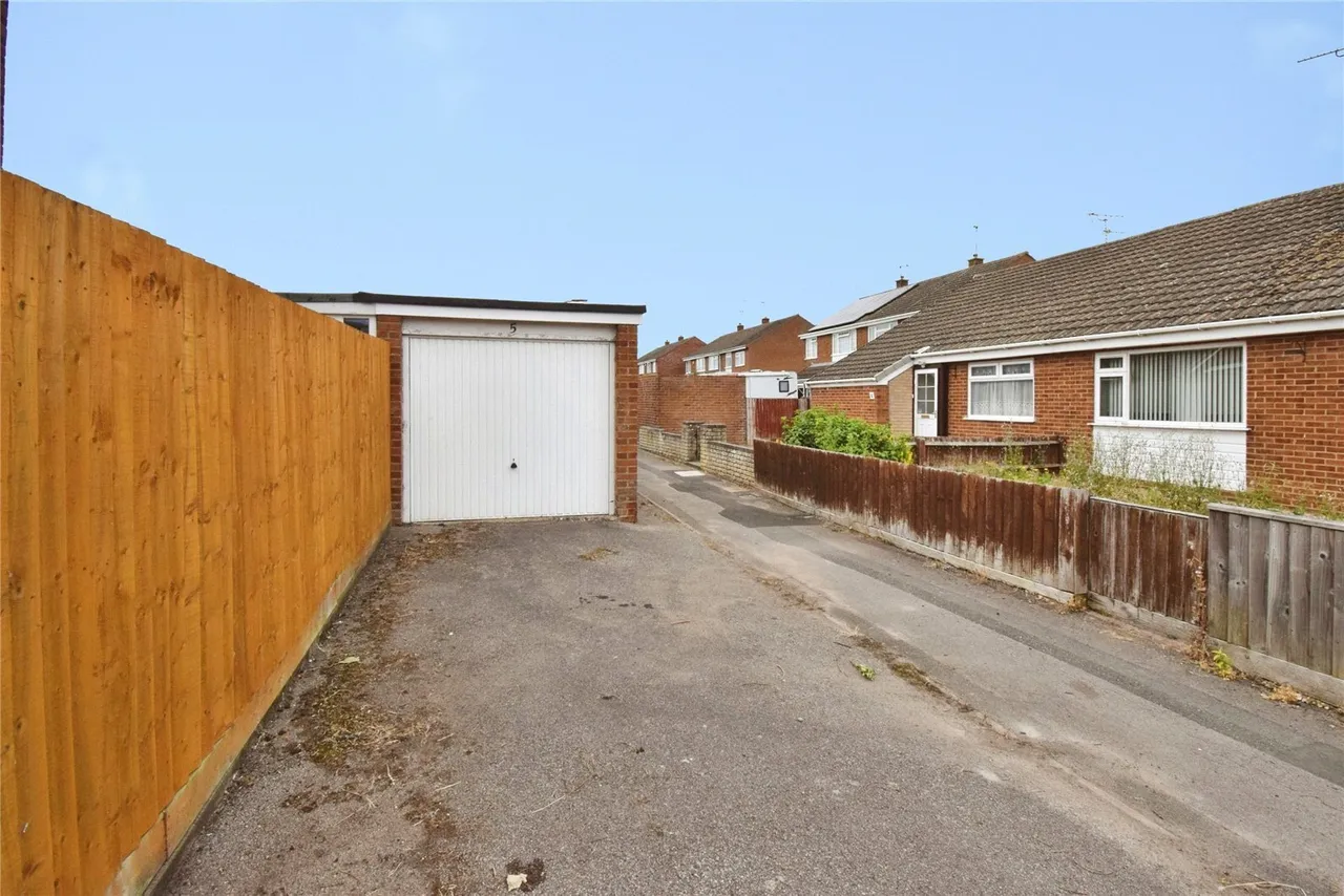 Barford Close, Wigston, LE18, photo 10