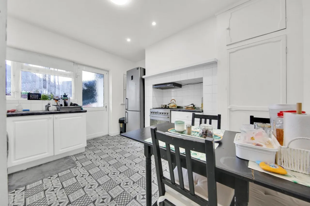 Chadwell Heath Lane, Chadwell Heath, RM6, photo 7