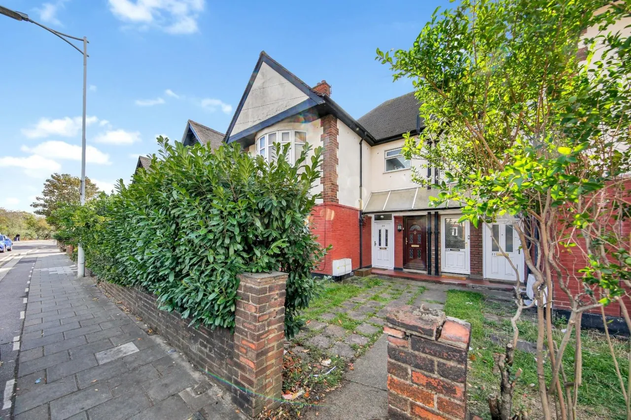 Chadwell Heath Lane, Chadwell Heath, RM6, photo 21