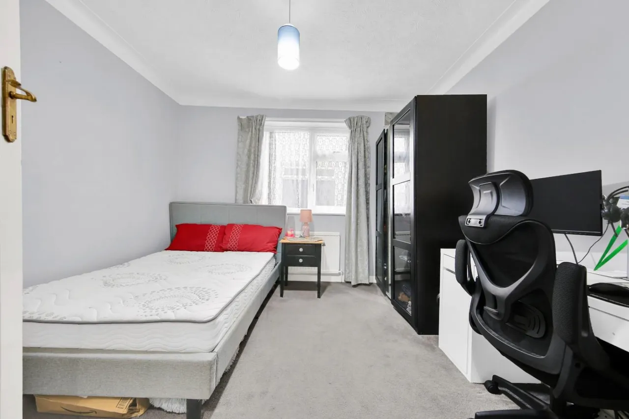 Chadwell Heath Lane, Chadwell Heath, RM6, photo 11