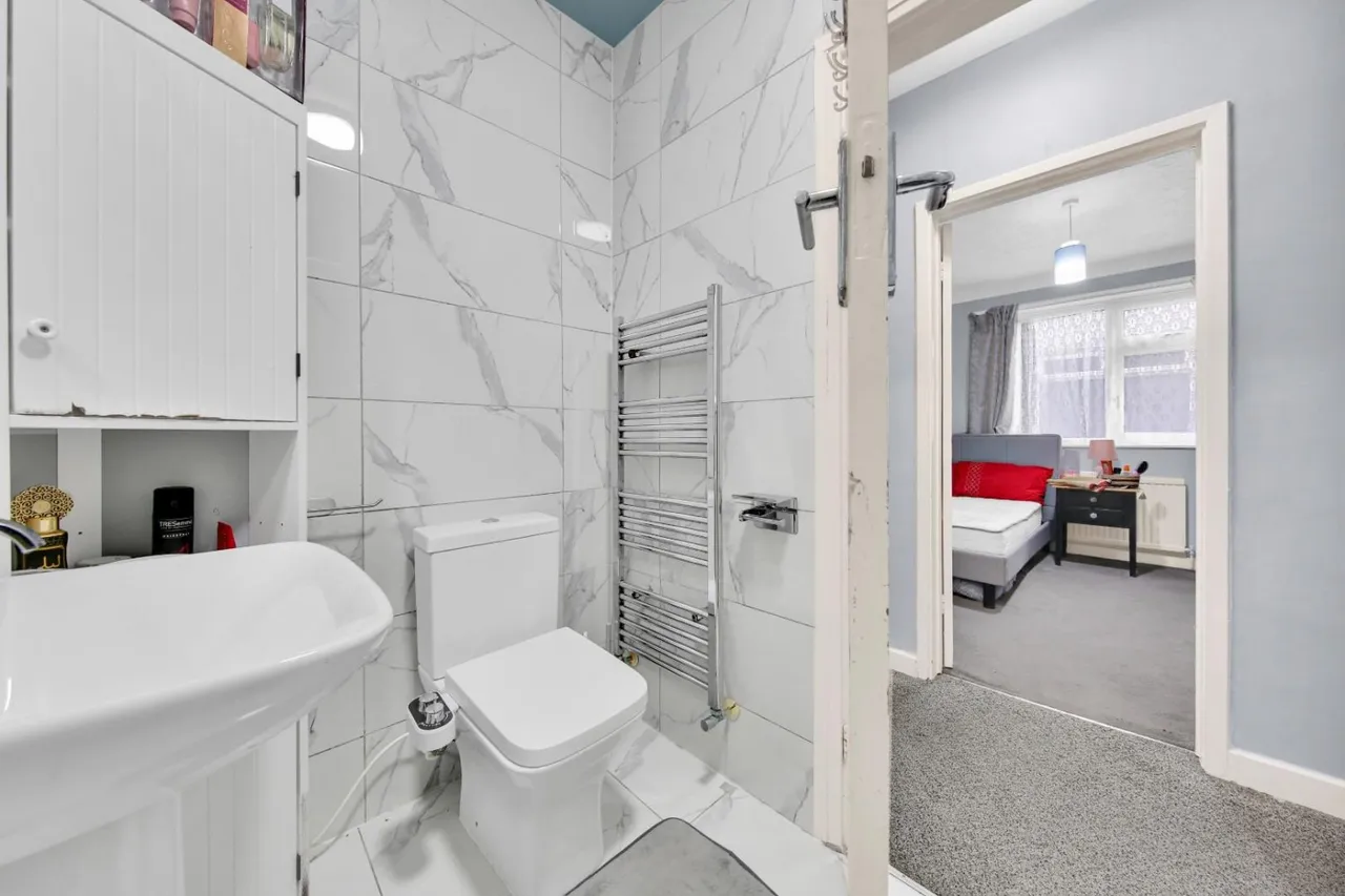 Chadwell Heath Lane, Chadwell Heath, RM6, photo 14