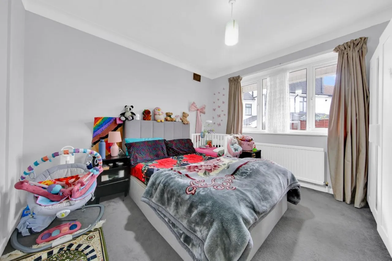 Chadwell Heath Lane, Chadwell Heath, RM6, photo 15