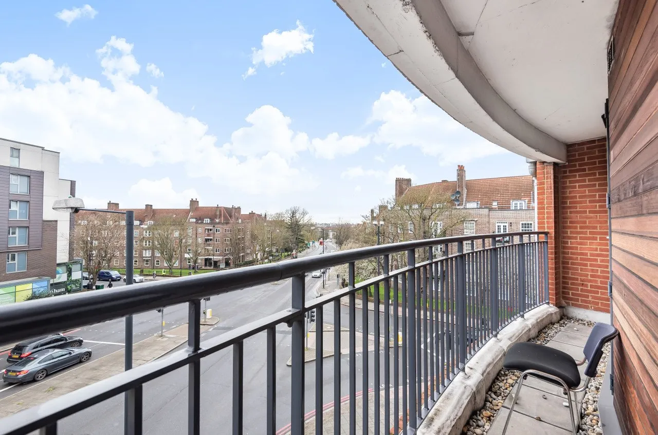 2 bed flat for sale, Streatham Place, Brixton, SW2