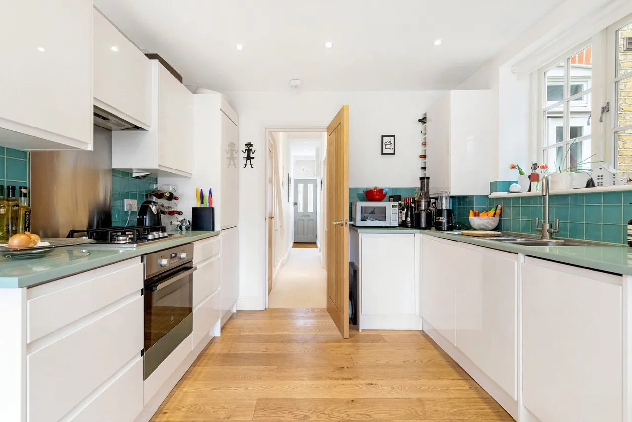 130 Balvernie Grove, London, photo 3