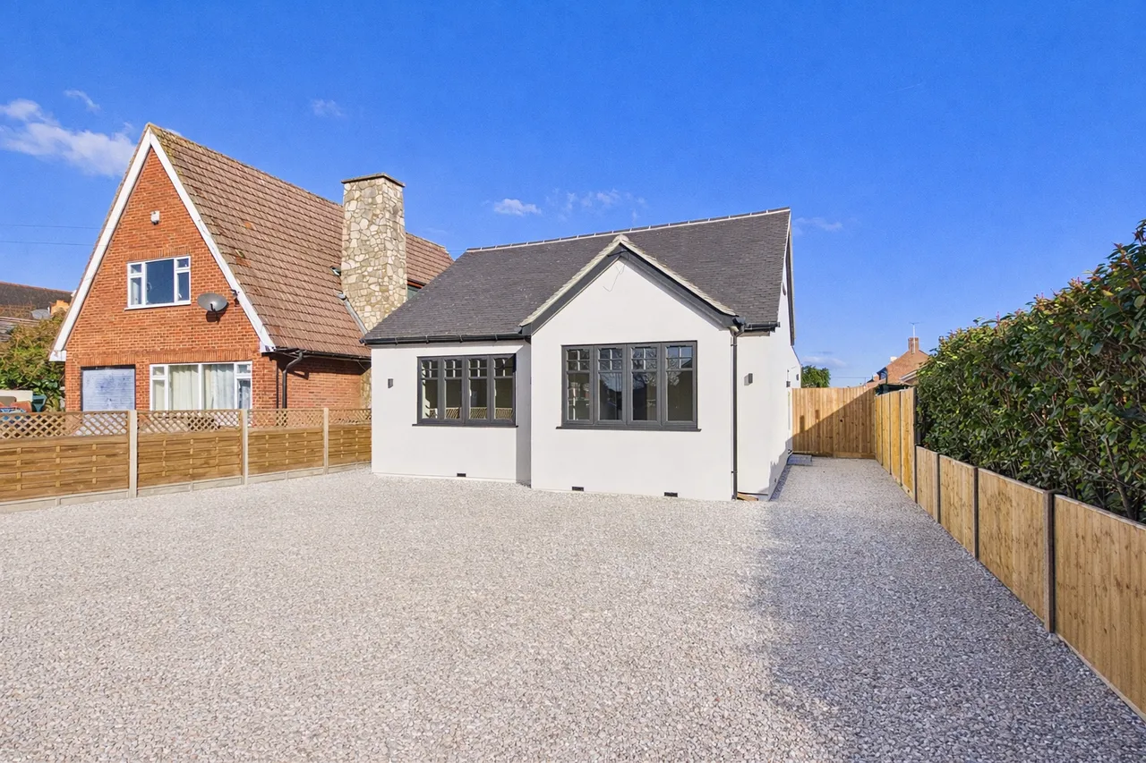 Ashford, Surrey, photo 4