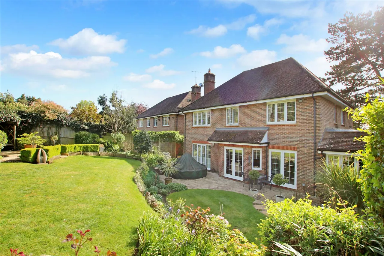 Mayfield, Leatherhead, KT22, photo 9