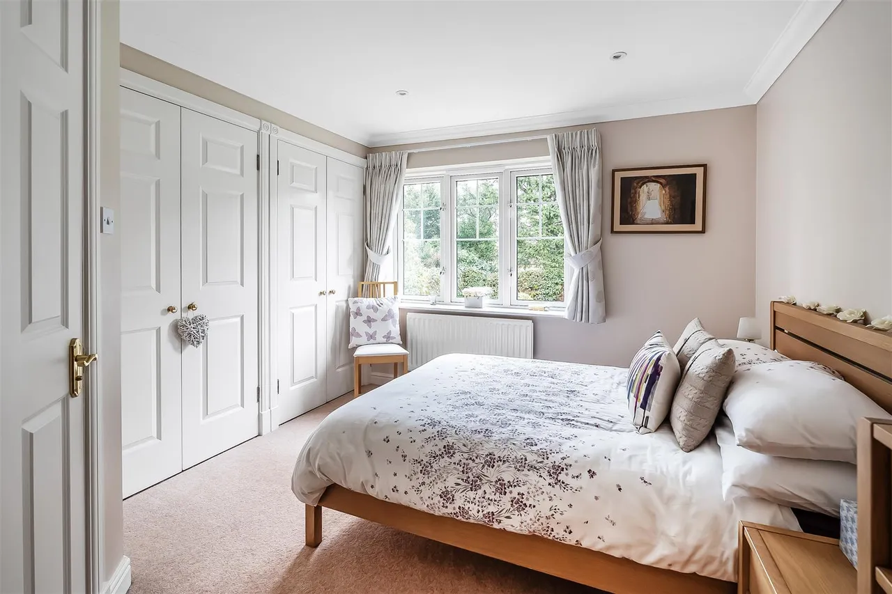 Mayfield, Leatherhead, KT22, photo 12
