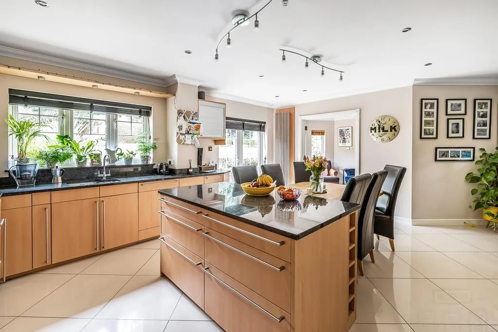 Mayfield, Leatherhead, KT22, photo 2