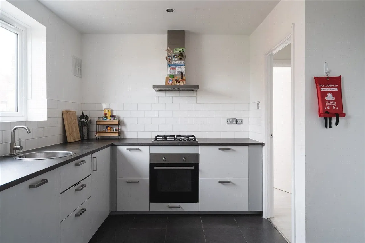 Leigham Court Road, London, SW16, photo 3