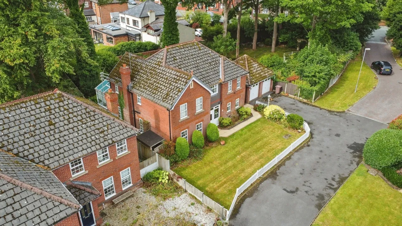 4 bed house for sale, Wesley Hall Gardens, St. Helens, WA9