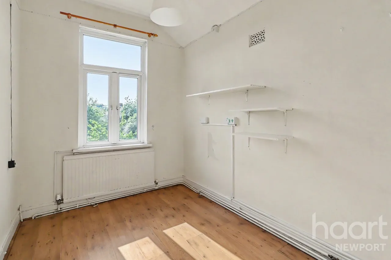 Aston Crescent, Newport, NP20, photo 12