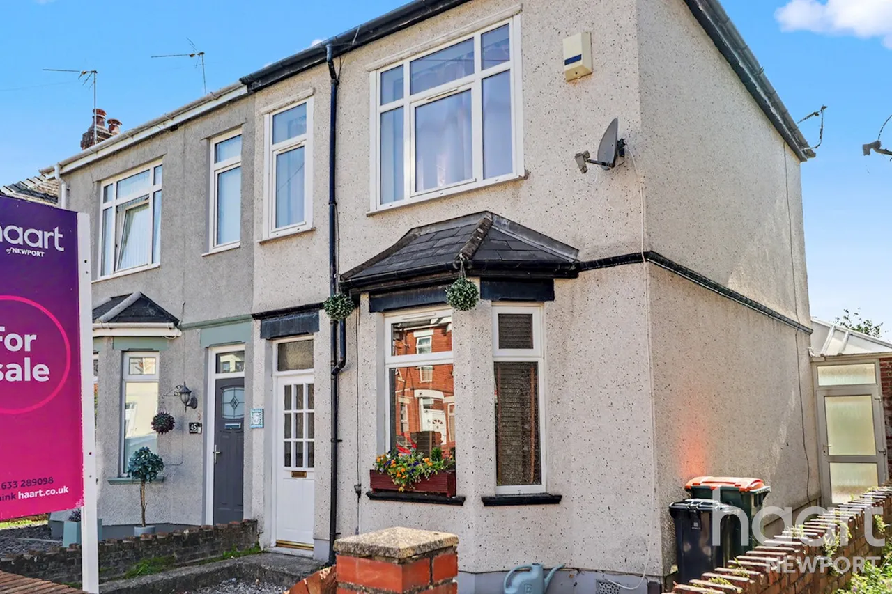3 bed house for sale, Aston Crescent, Newport, NP20