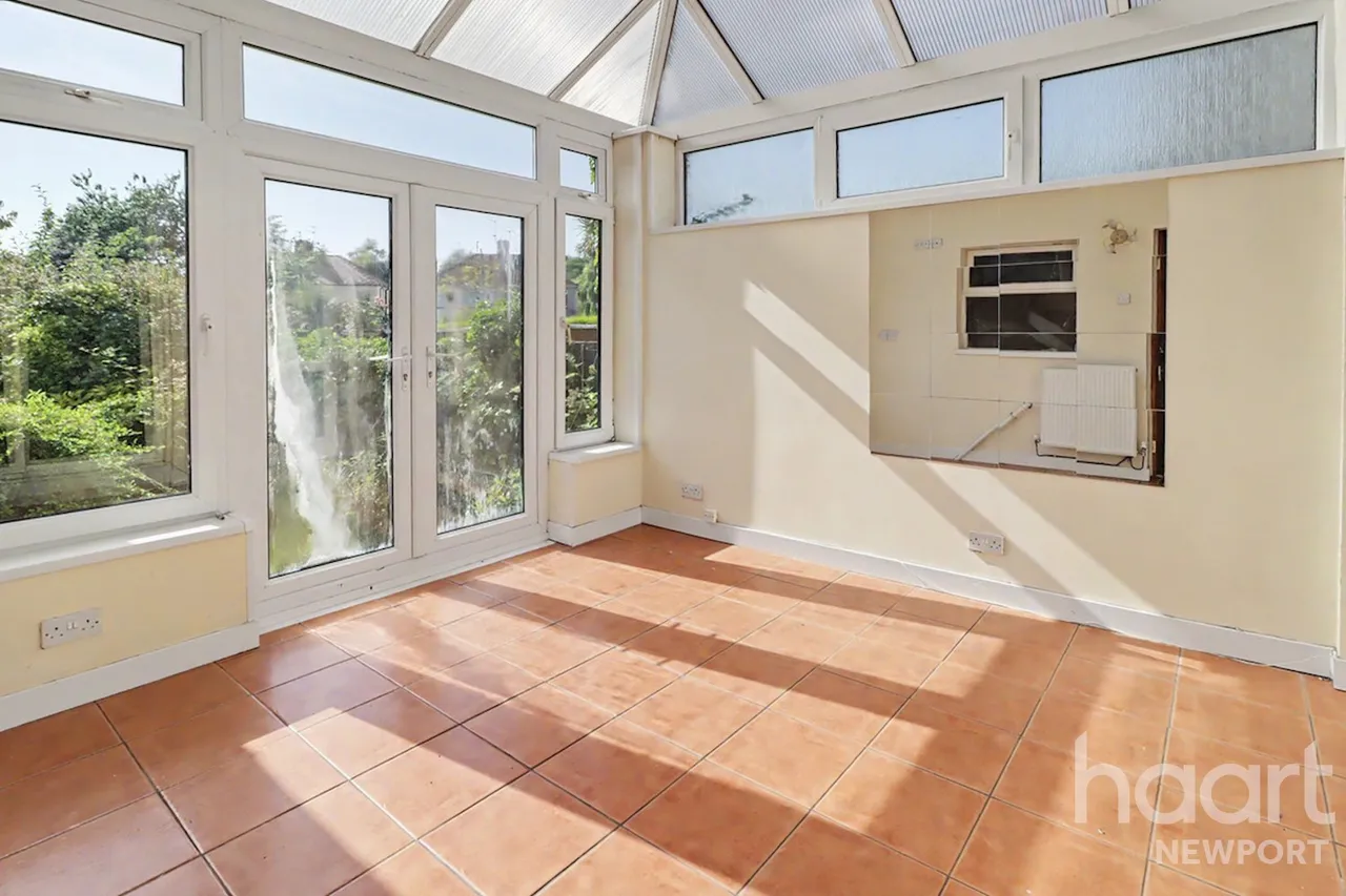 Aston Crescent, Newport, NP20, photo 5
