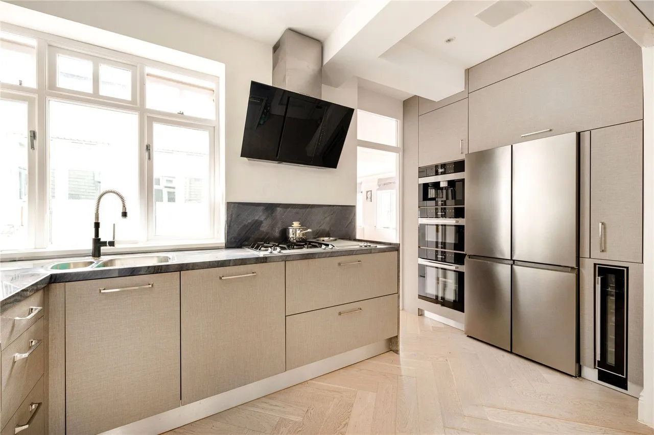 Allen Street, Kensington, W8, photo 3