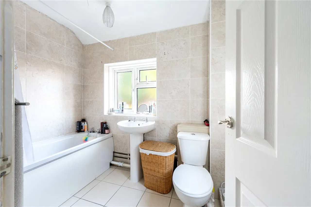 Meadvale Road, Rednal, Birmingham, West Midlands, B45 8EA, photo 16