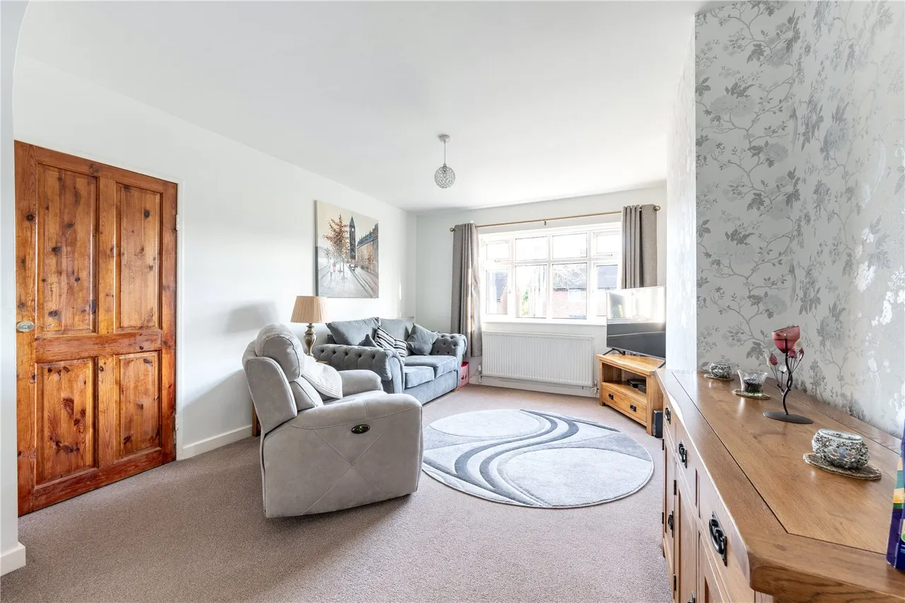 Meadvale Road, Rednal, Birmingham, West Midlands, B45 8EA, photo 2