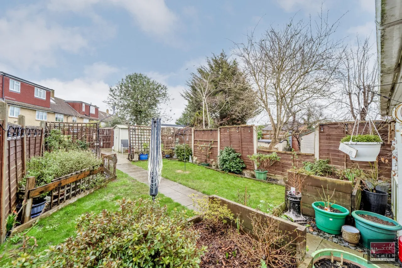 Ashridge Way, Sunbury-on-Thames, photo 12