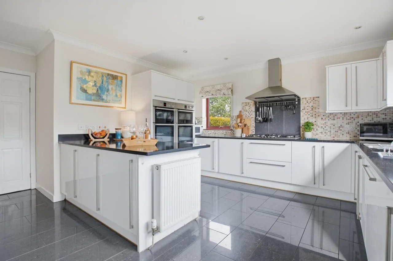 St. Ronan's Terrace, Innerleithen, EH44, photo 8