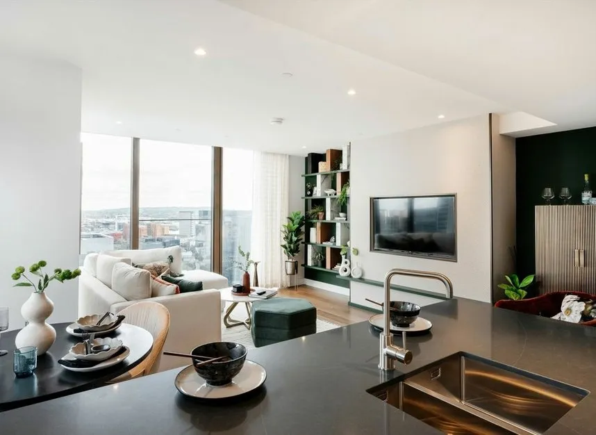 2 bed flat for sale, Marsh Wall, South Quay Plaza, E14