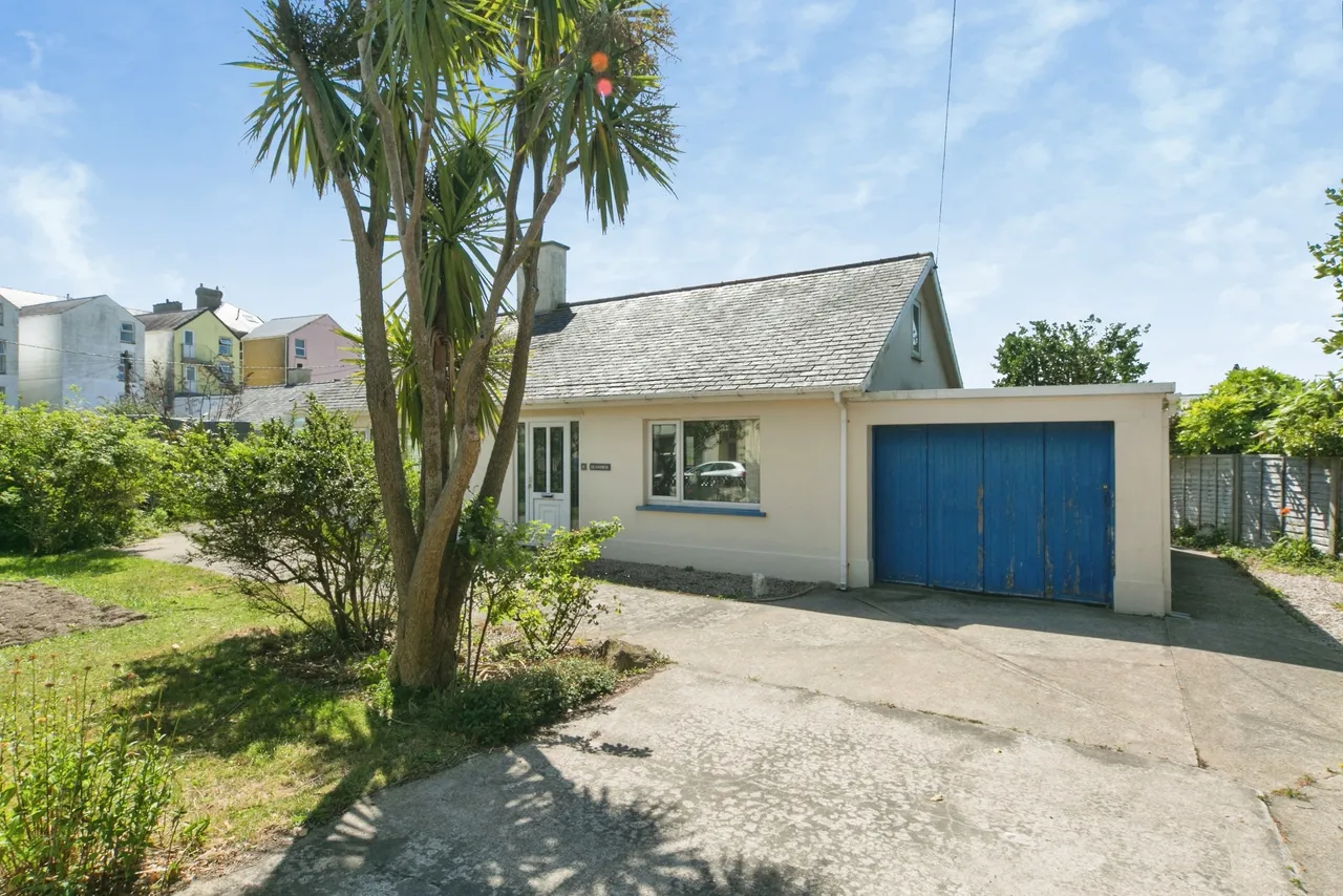 Queens Road, Criccieth, LL52, photo 2