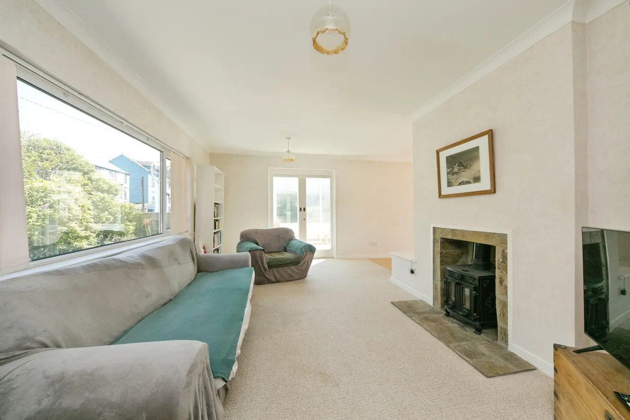 Queens Road, Criccieth, LL52, photo 3