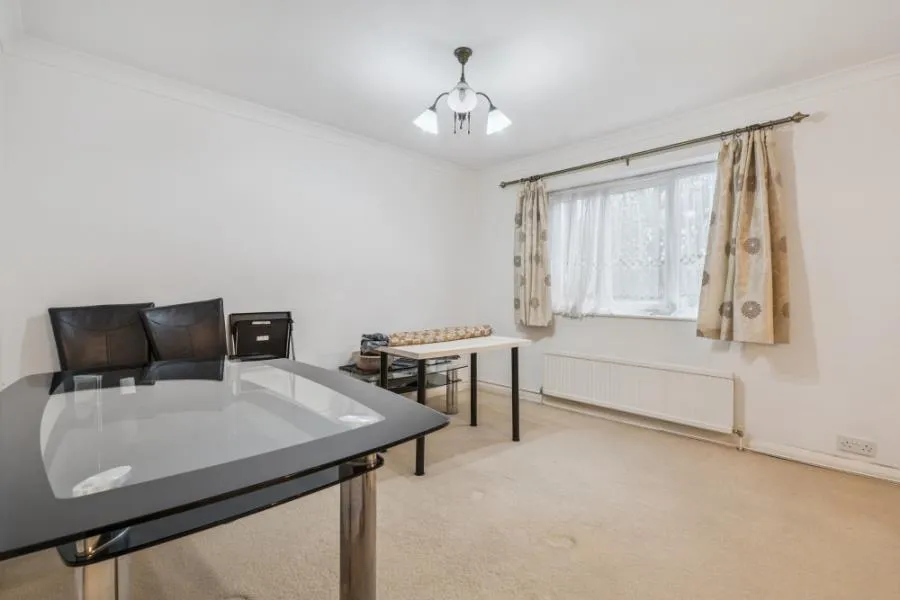 Chesswood Way, Pinner, HA5, photo 3