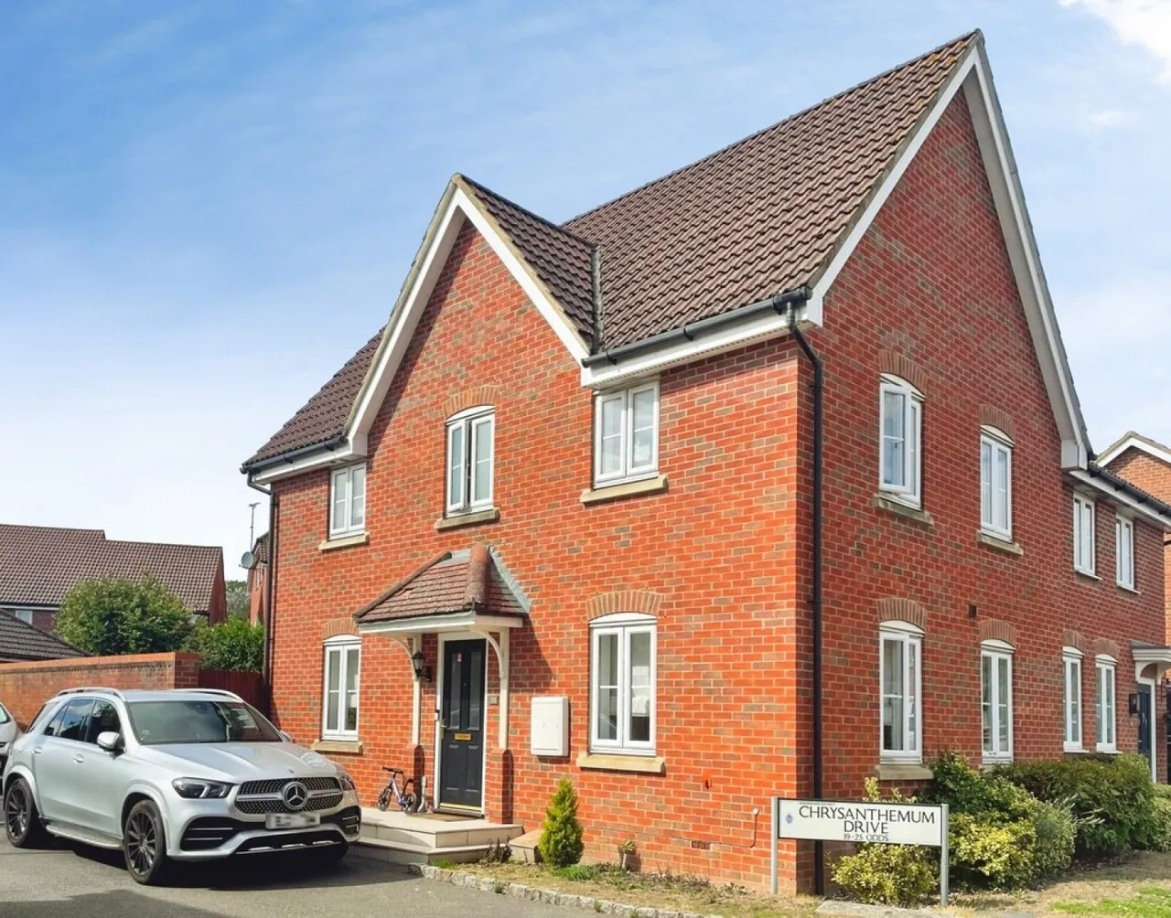3 bed house for sale, Chrysanthemum Drive, Shinfield, RG2