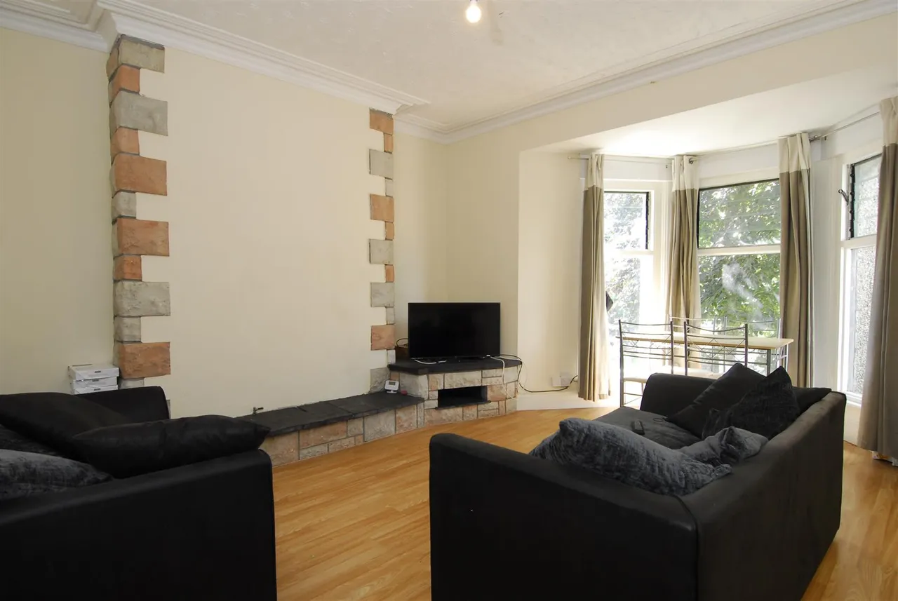 TFF Alexandra Road, Mutley, photo 4