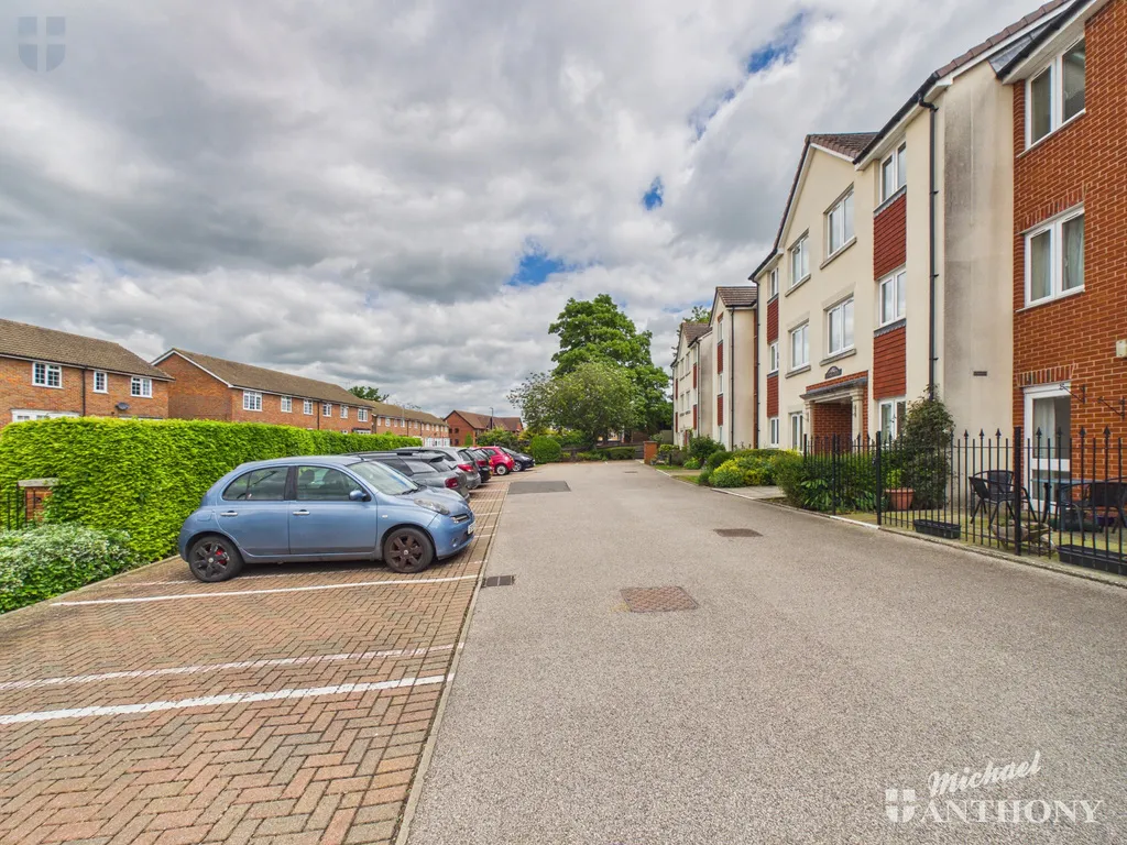 Pearl Court, Croft Road, Aylesbury, HP21 7BY, photo 8