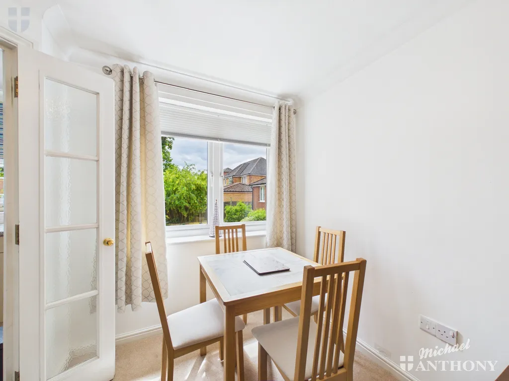 Pearl Court, Croft Road, Aylesbury, HP21 7BY, photo 6