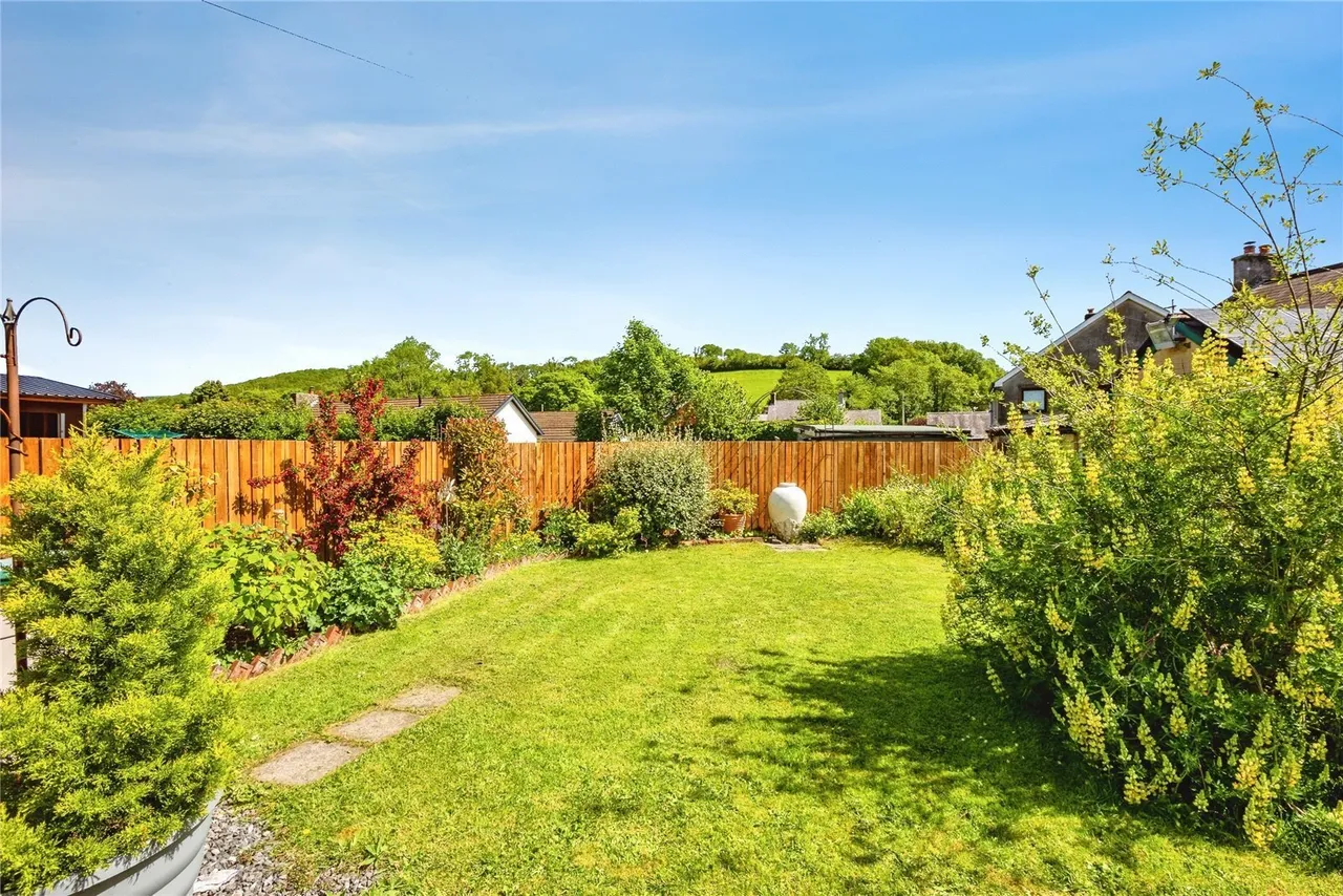 Llanwrda, SA19, photo 25