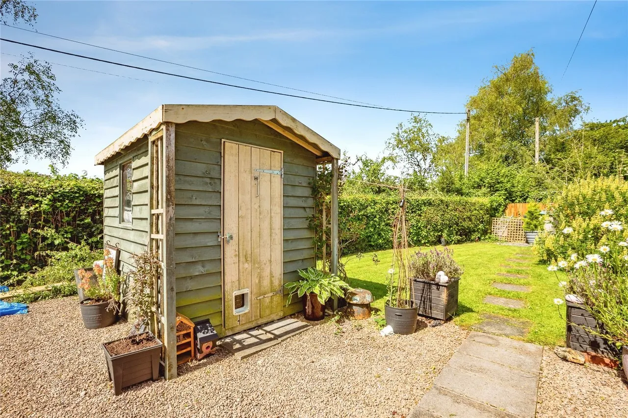 Llanwrda, SA19, photo 21