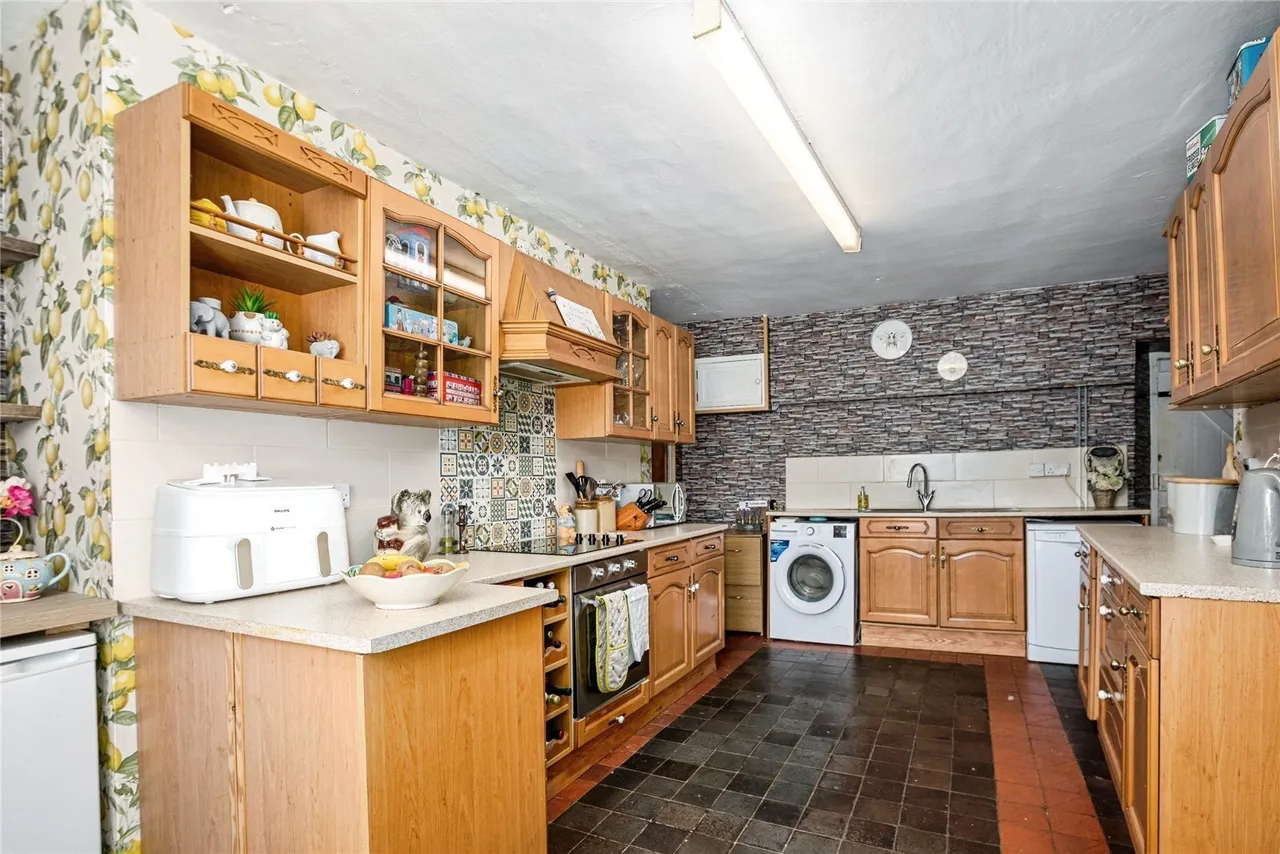 Llanwrda, SA19, photo 7