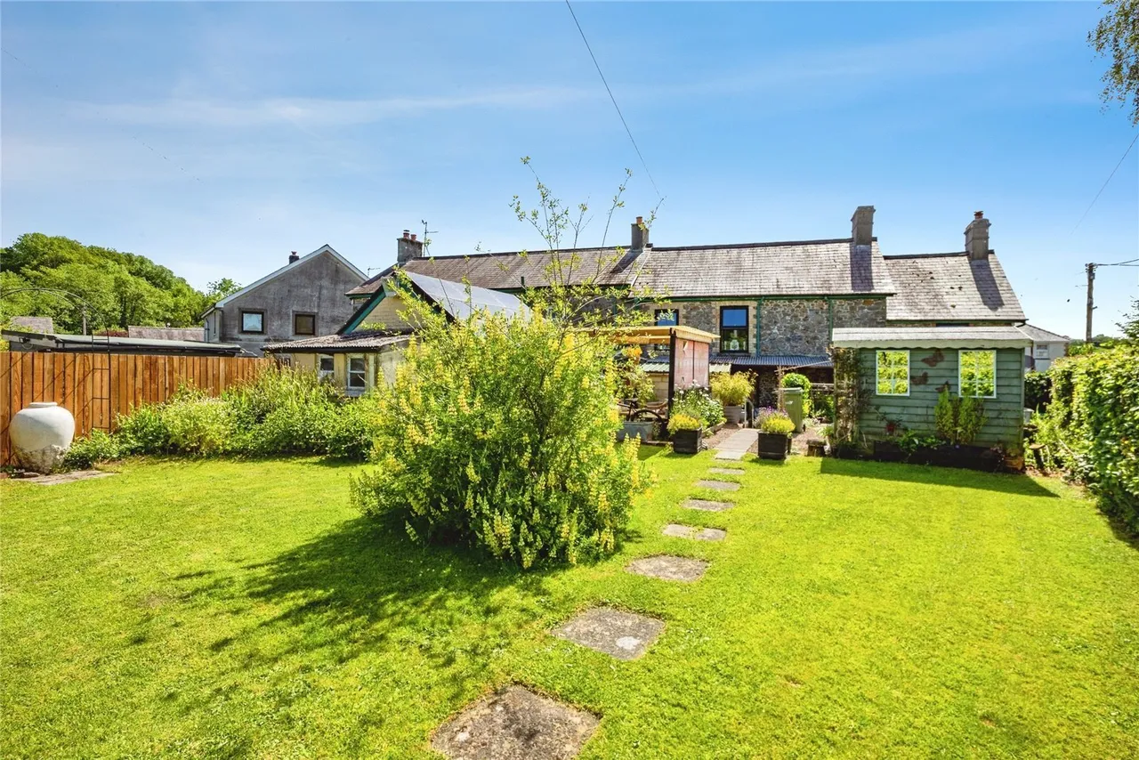 Llanwrda, SA19, photo 26