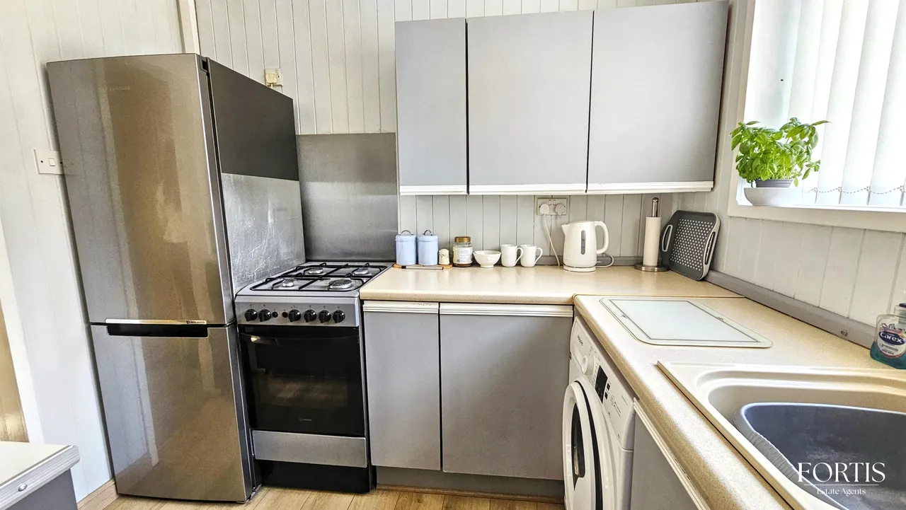 Clover Grove, Cardiff, CF5, photo 6