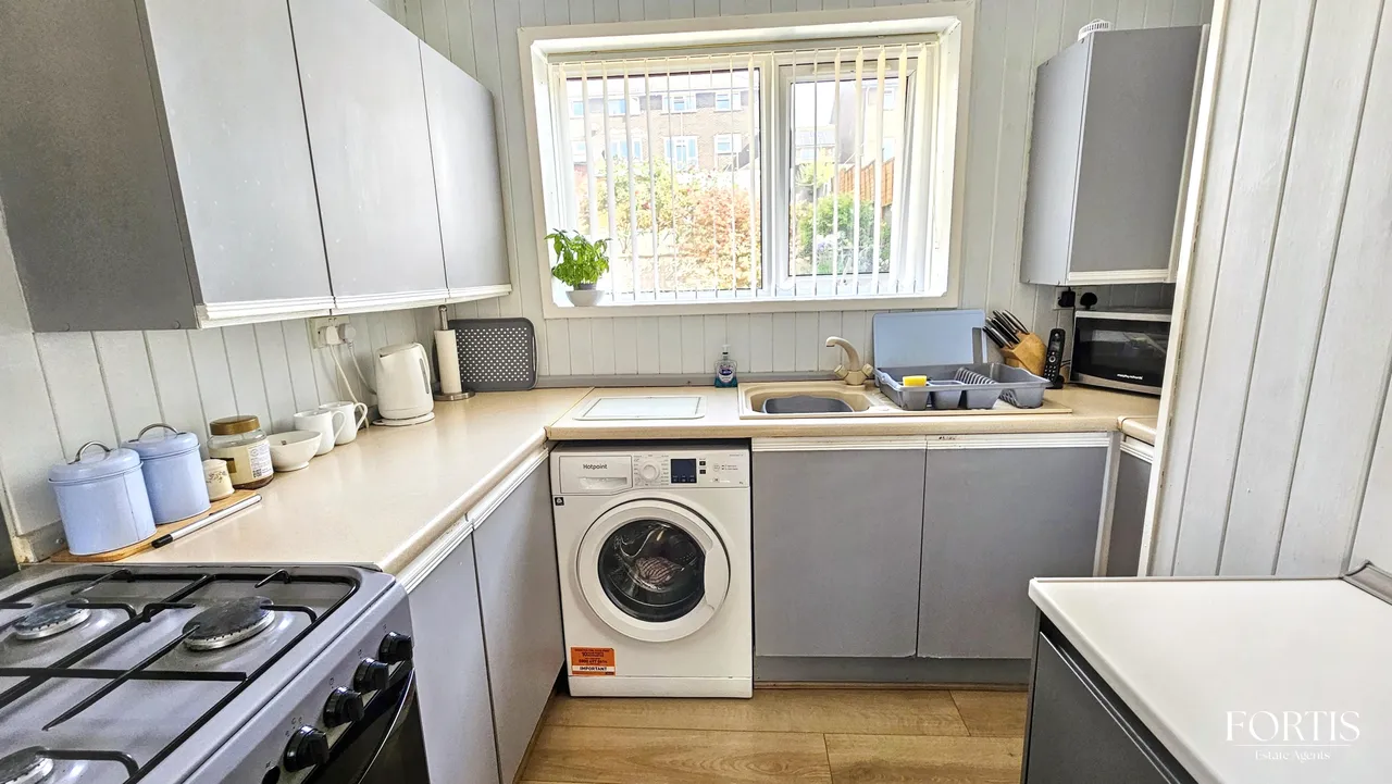 Clover Grove, Cardiff, CF5, photo 7