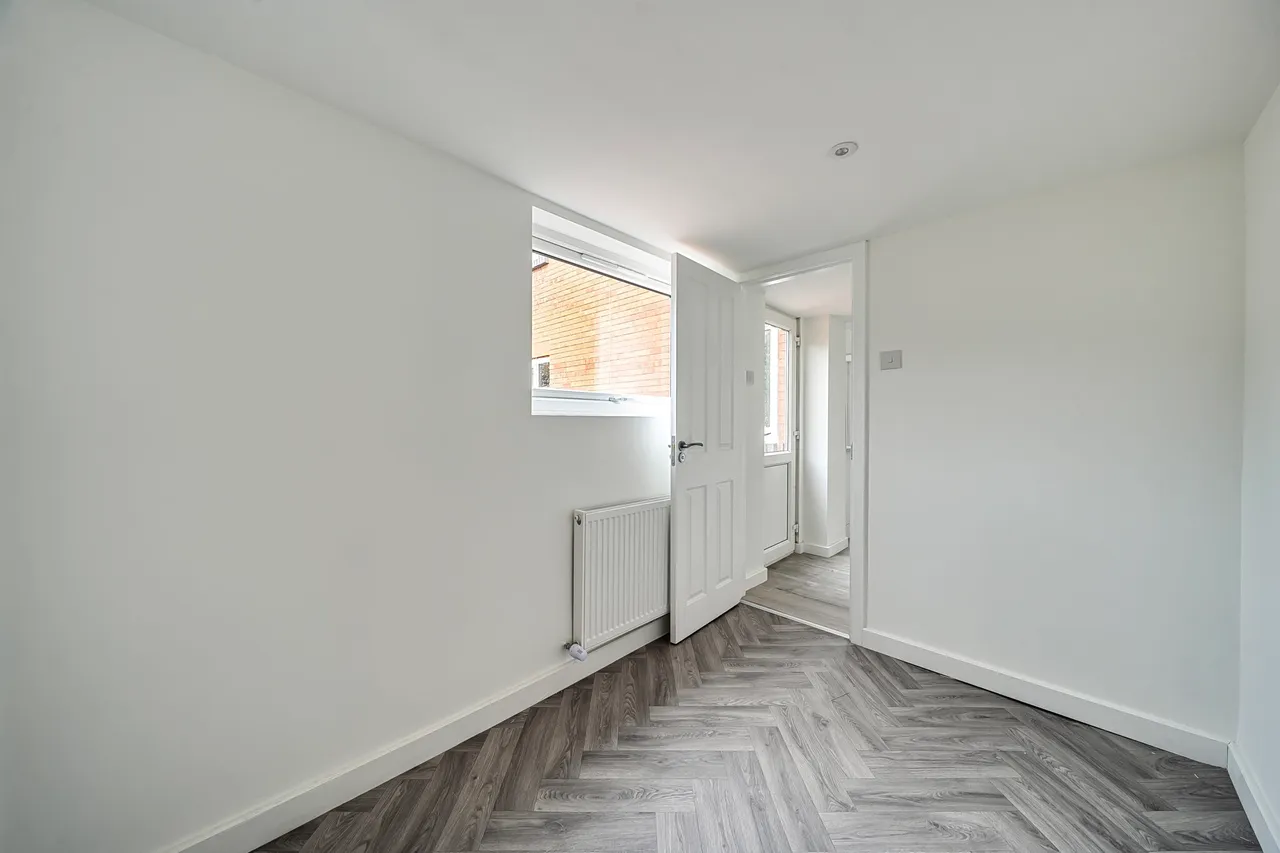 Frythe Crescent, Cranbrook, TN17, photo 6