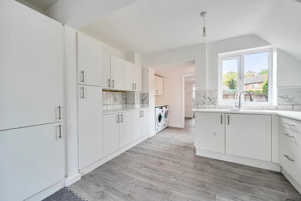 Frythe Crescent, Cranbrook, TN17, photo 5
