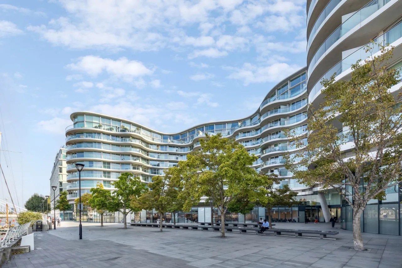 Albion Riverside, 8 Hester Road, SW11 4AR, photo 2