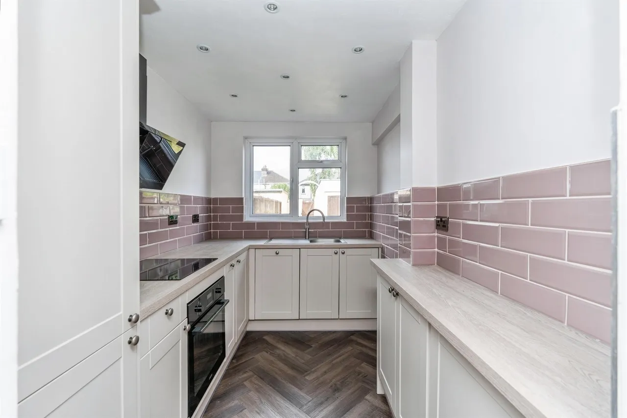 Downs Park Crescent, Totton, Southampton, photo 11