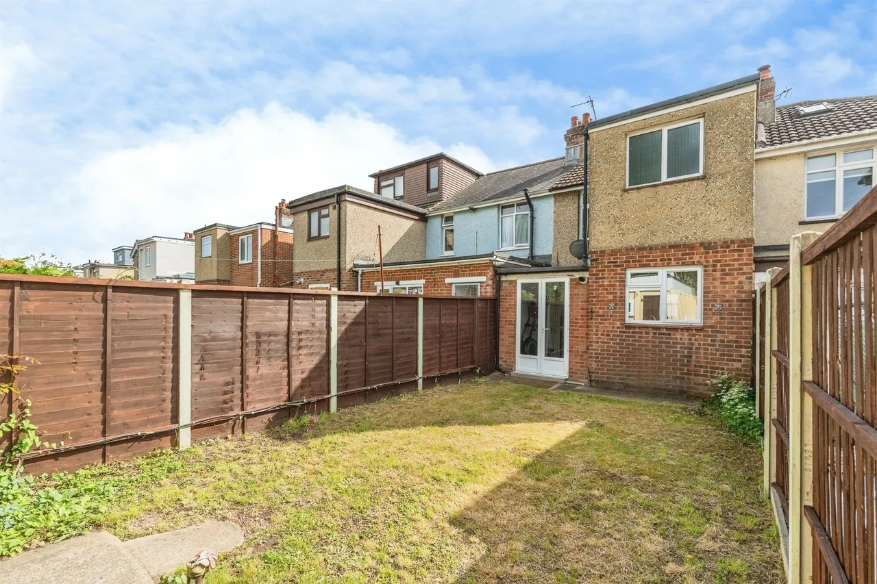 Downs Park Crescent, Totton, Southampton, photo 12
