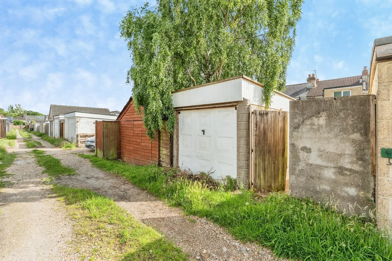 Downs Park Crescent, Totton, Southampton, photo 5
