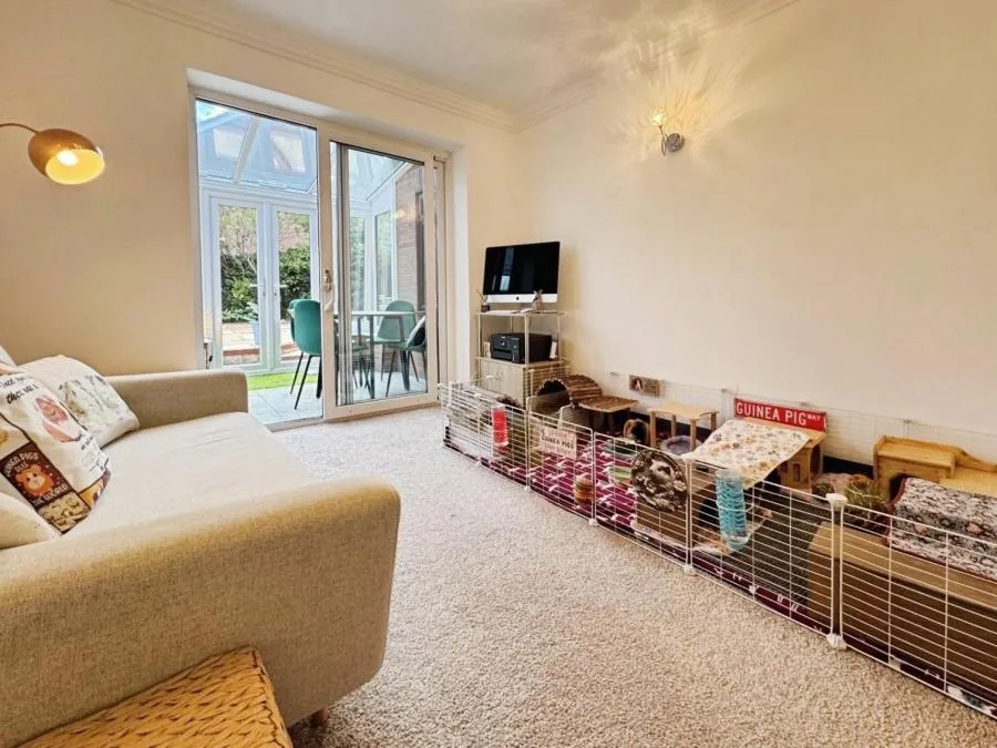 Wycombe Road, Saunderton, HP14, photo 6