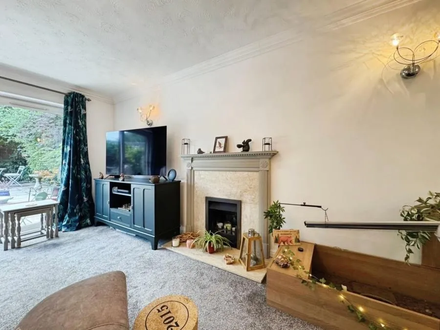 Wycombe Road, Saunderton, HP14, photo 3
